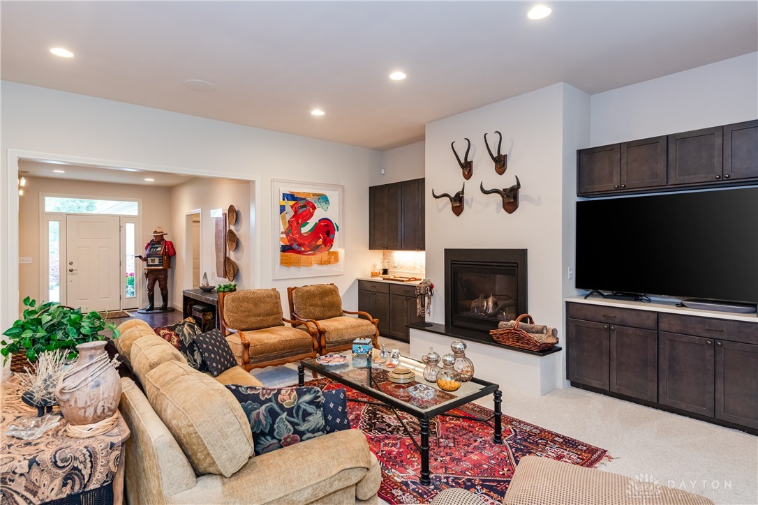 197 Harbour Drive, Springboro, Ohio image 9