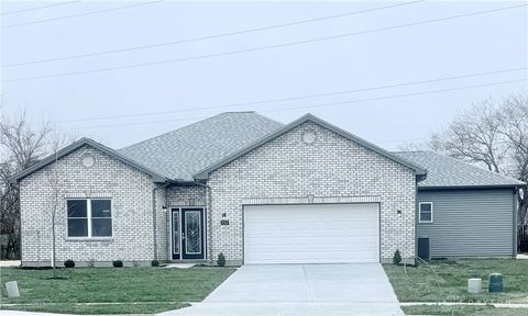 Photo of 150 Allison Court, Englewood, OH 45322 (MLS # 947477)