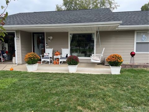 Photo of 74 Gibraltar Drive, Germantown, OH 45327 (MLS # 948876)