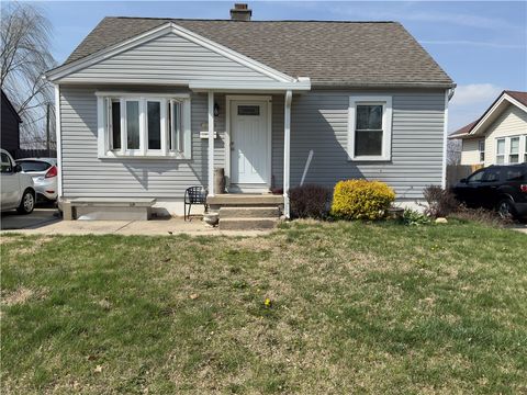 Photo of 335 N Garland Avenue, Dayton, OH 45403 (MLS # 954639)