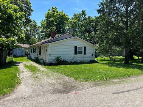 Photo of 7 Elm Road, Bethel Twp, OH 45341 (MLS # 960476)