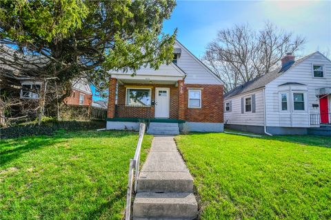 Photo of 816 S Smithville Road, Dayton, OH 45403 (MLS # 954077)