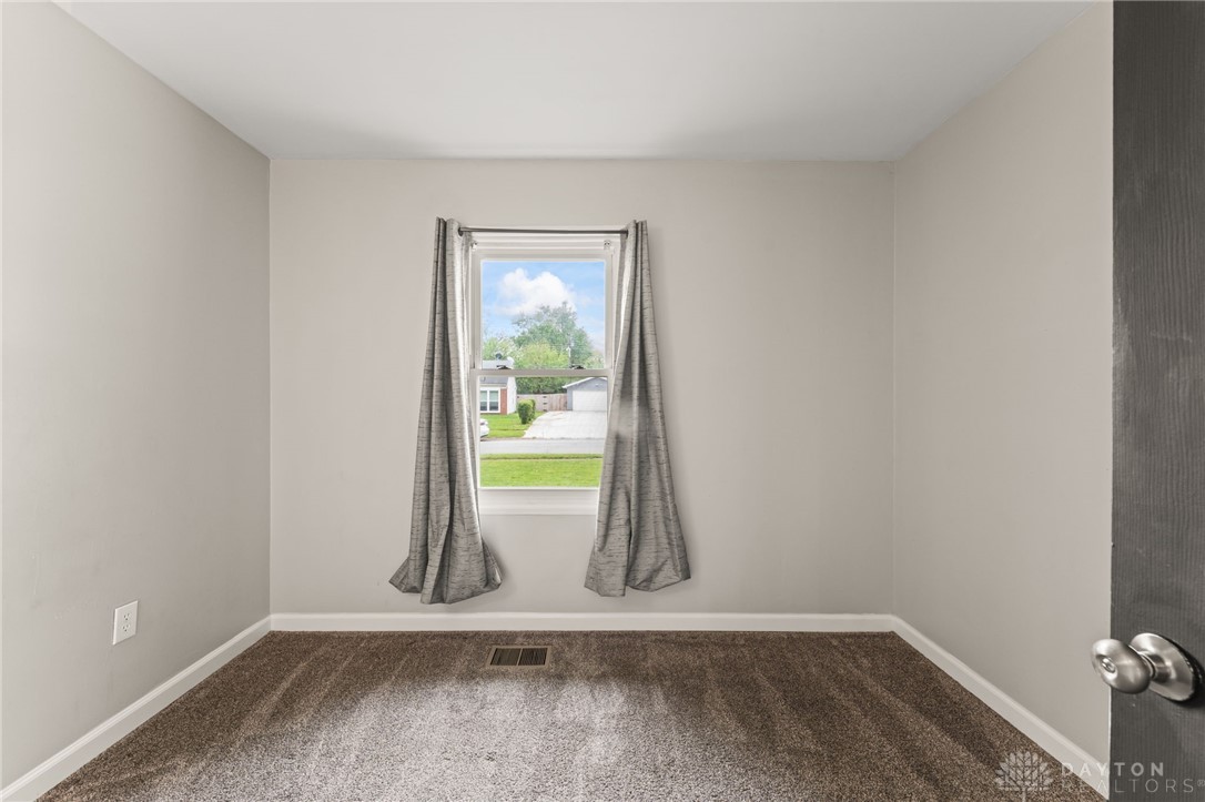 1896 Kylemore Drive, Xenia, Ohio image 14