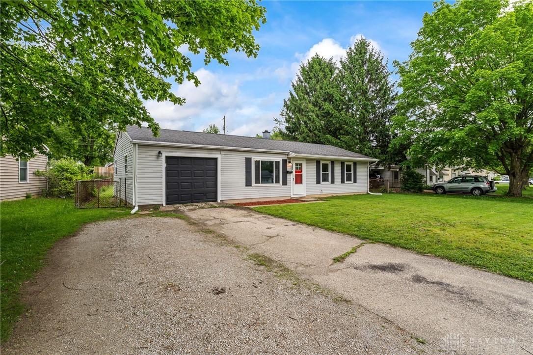1896 Kylemore Drive, Xenia, Ohio image 6