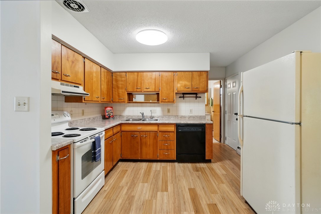 480 Kirk Lane, Troy, Ohio image 11