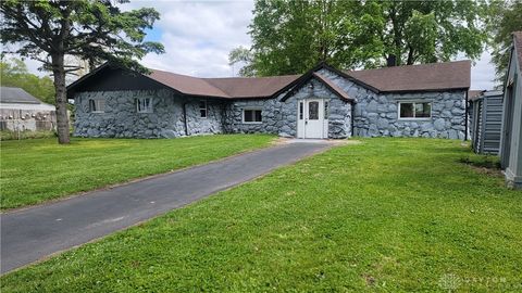 Photo of 3416 Clearview Avenue, Moraine, OH 45439 (MLS # 957027)