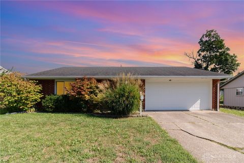 Photo of 388 Thomas Drive, Franklin, OH 45005 (MLS # 943061)