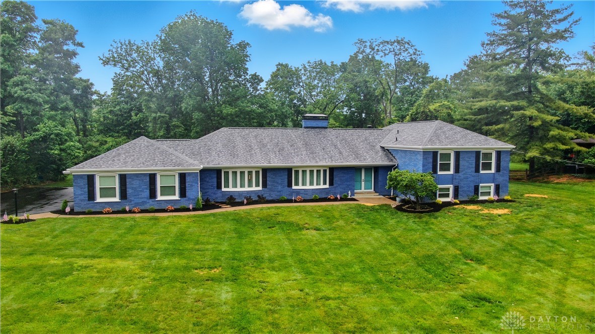 8415 Crestdale Court, Cincinnati, Ohio image 1