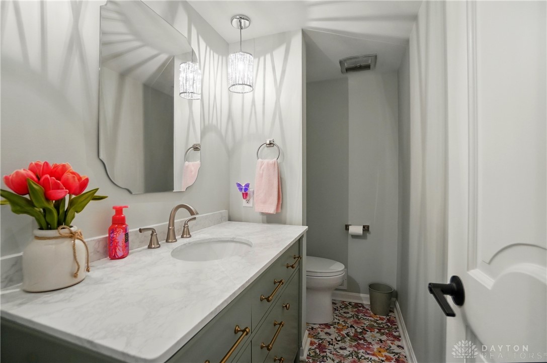 8415 Crestdale Court, Cincinnati, Ohio image 34