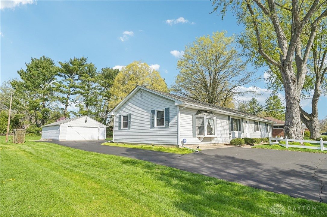 881 Ankeney Road, Beavercreek Township, Ohio image 4
