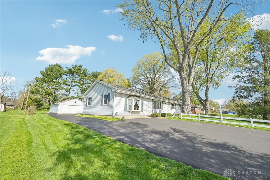881 Ankeney Road, Beavercreek Township, Ohio image 3