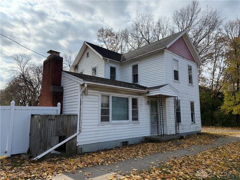 Photo of 3120 W Alex Bell Road, Dayton, OH 45449 (MLS # 948219)