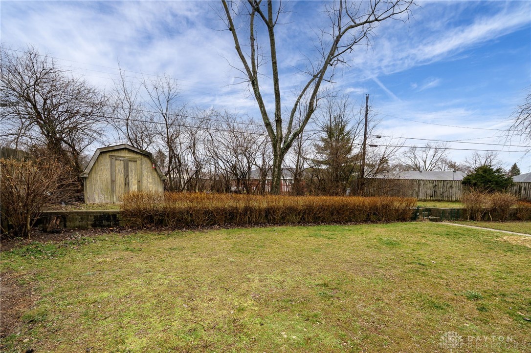 1596 Lanbury Drive, Kettering, Ohio image 36