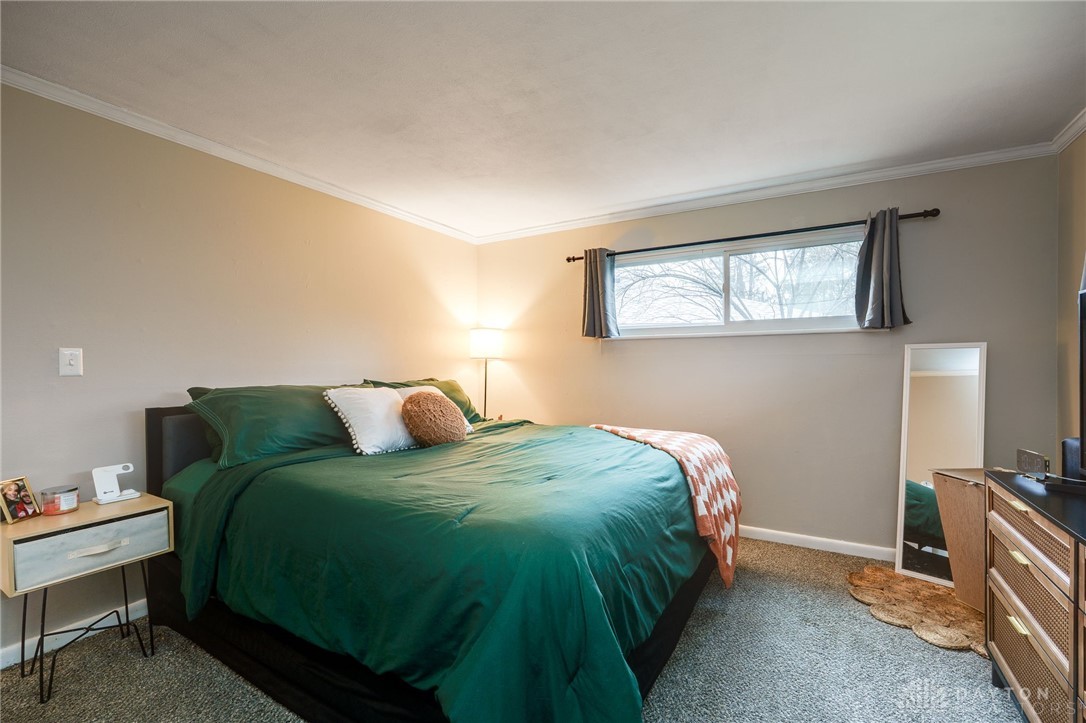 1596 Lanbury Drive, Kettering, Ohio image 27