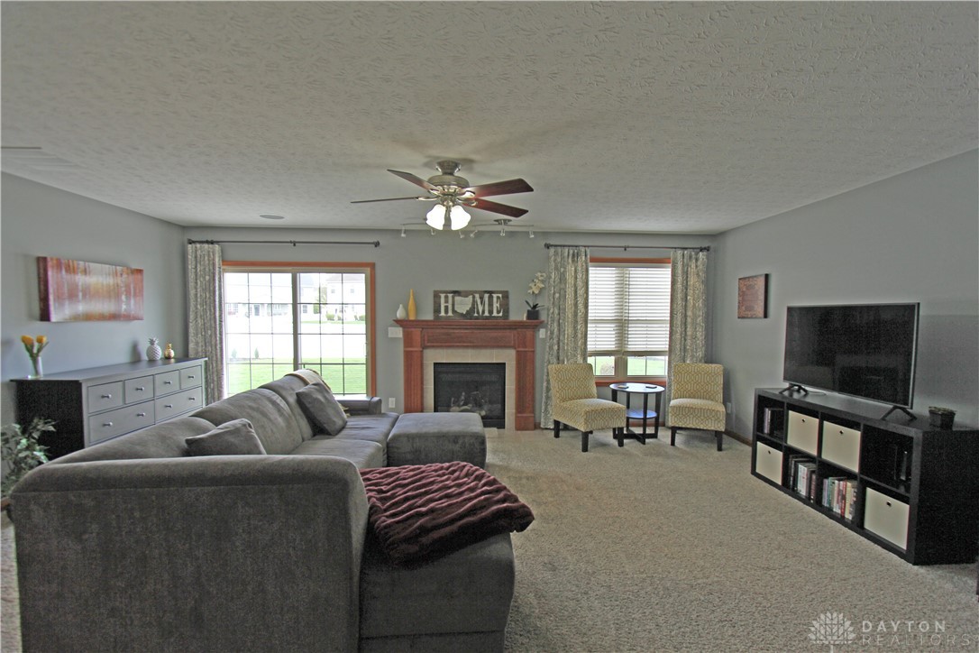 2455 Meadow Point Drive, Troy, Ohio image 4