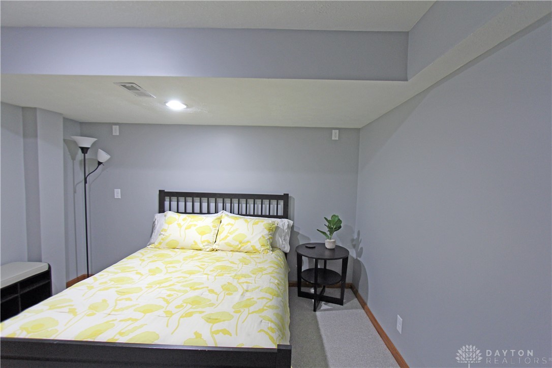 2455 Meadow Point Drive, Troy, Ohio image 29