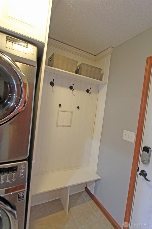 2455 Meadow Point Drive, Troy, Ohio image 11