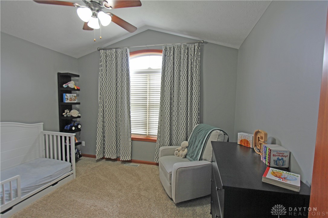 2455 Meadow Point Drive, Troy, Ohio image 18