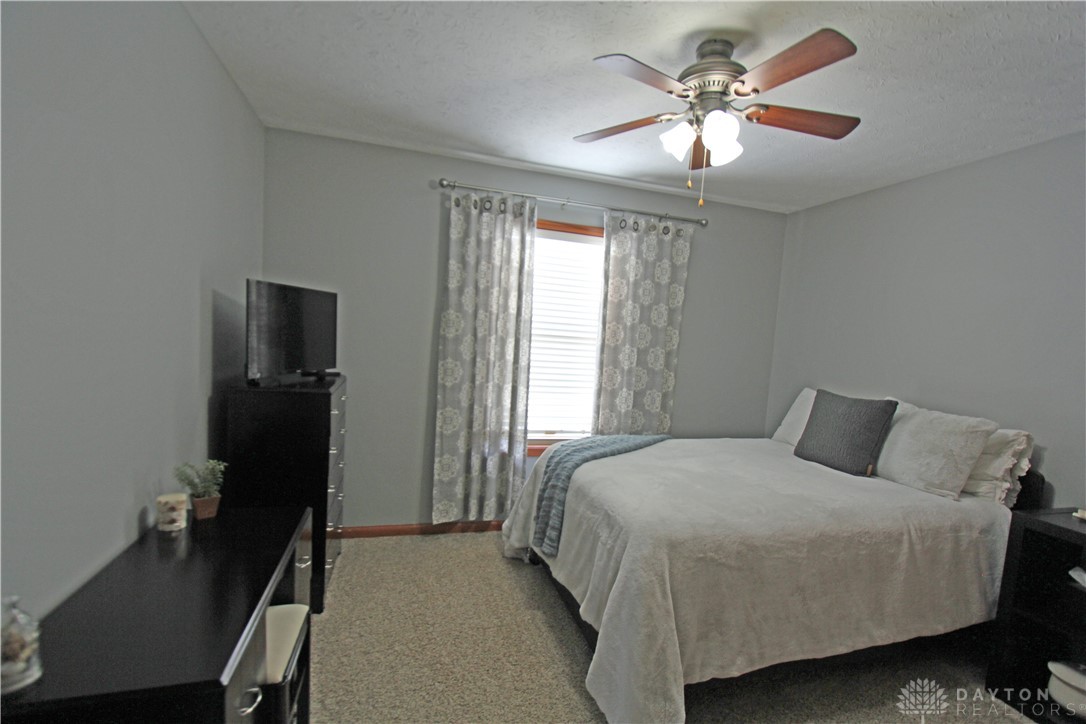 2455 Meadow Point Drive, Troy, Ohio image 21