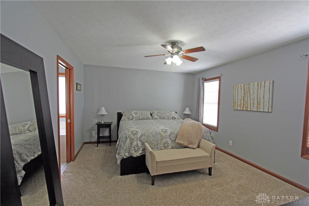 2455 Meadow Point Drive, Troy, Ohio image 12
