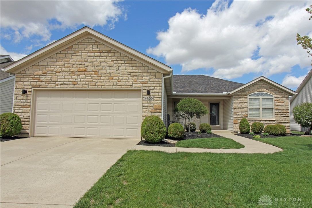 2455 Meadow Point Drive, Troy, Ohio image 1