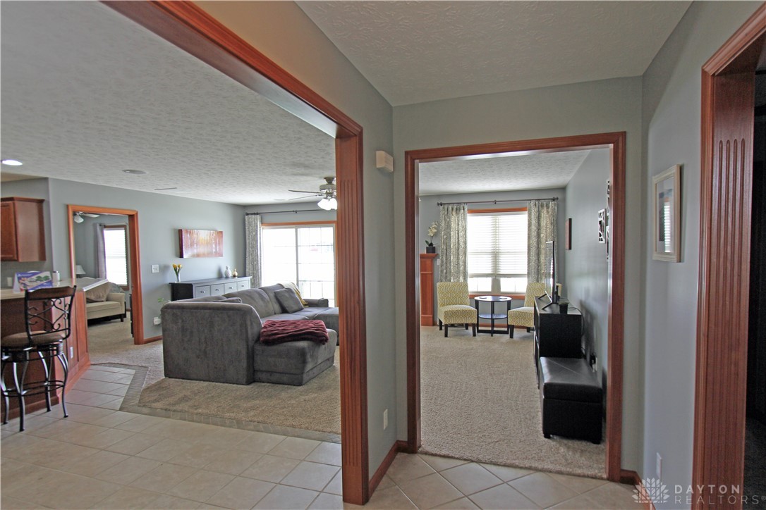 2455 Meadow Point Drive, Troy, Ohio image 3