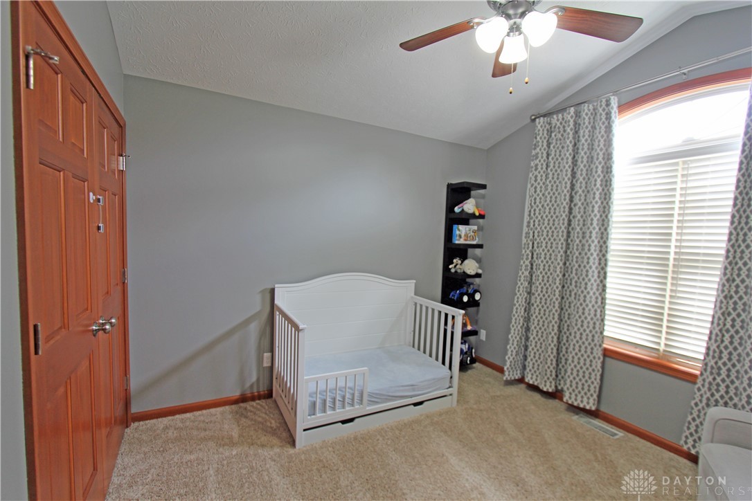 2455 Meadow Point Drive, Troy, Ohio image 17