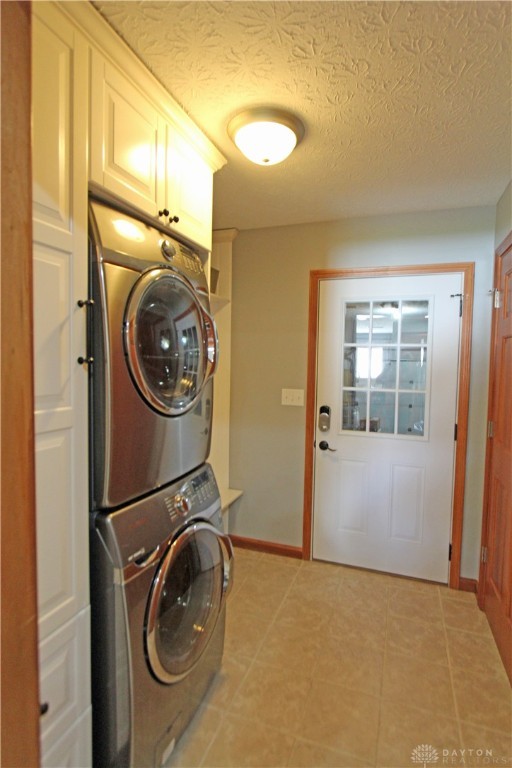 2455 Meadow Point Drive, Troy, Ohio image 10