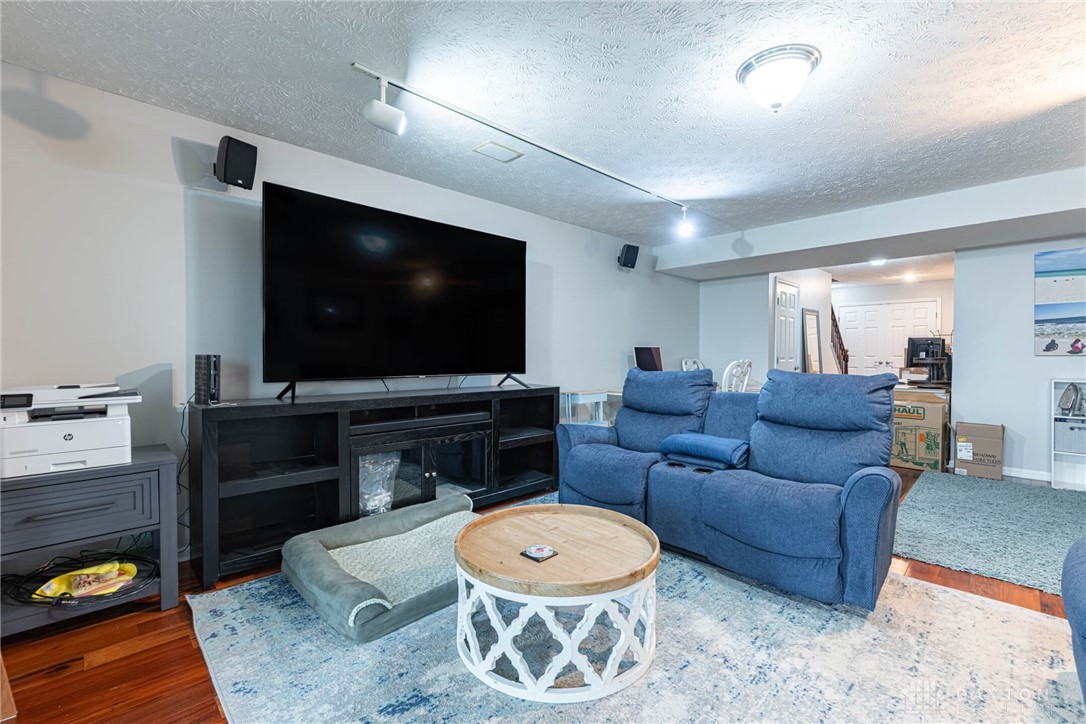 2540 Greenside Drive, Beavercreek, Ohio image 14