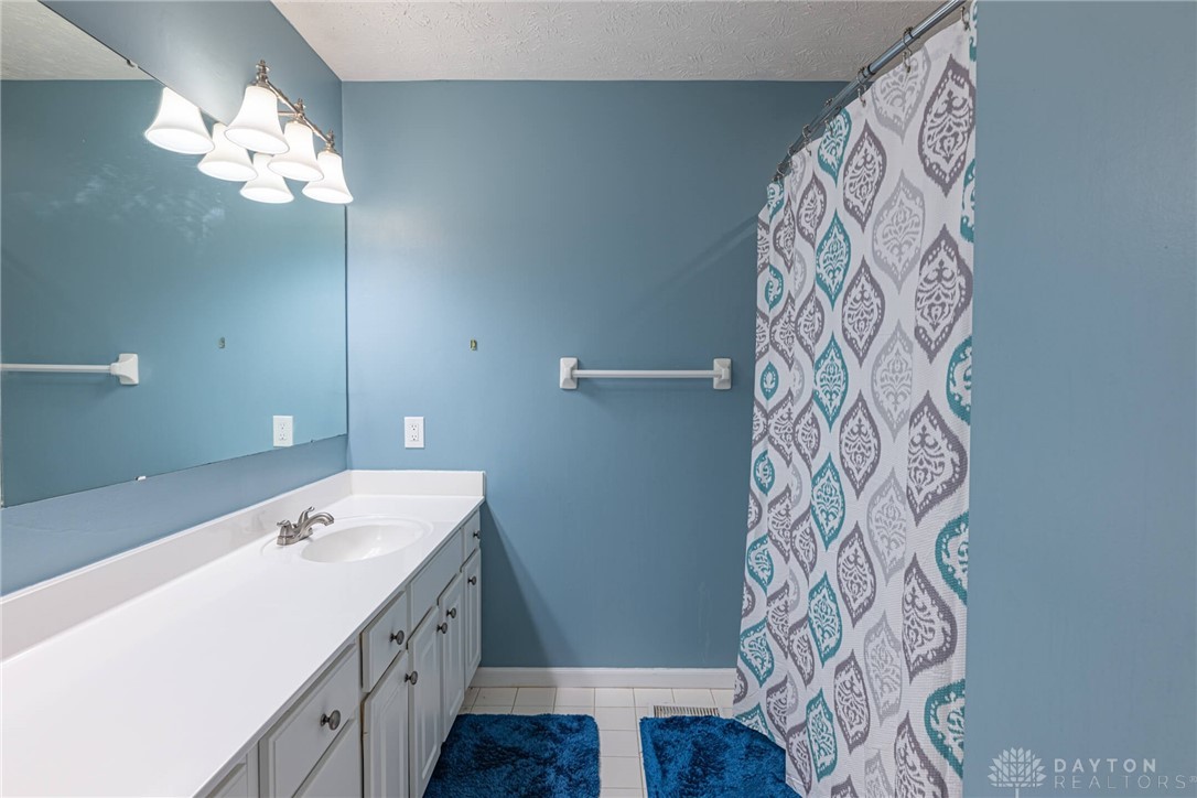 2540 Greenside Drive, Beavercreek, Ohio image 20
