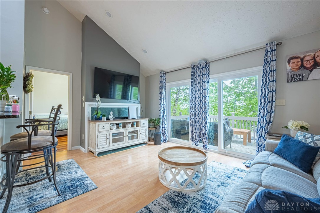 2540 Greenside Drive, Beavercreek, Ohio image 3
