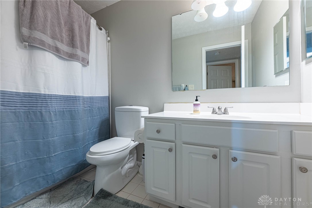 2540 Greenside Drive, Beavercreek, Ohio image 24