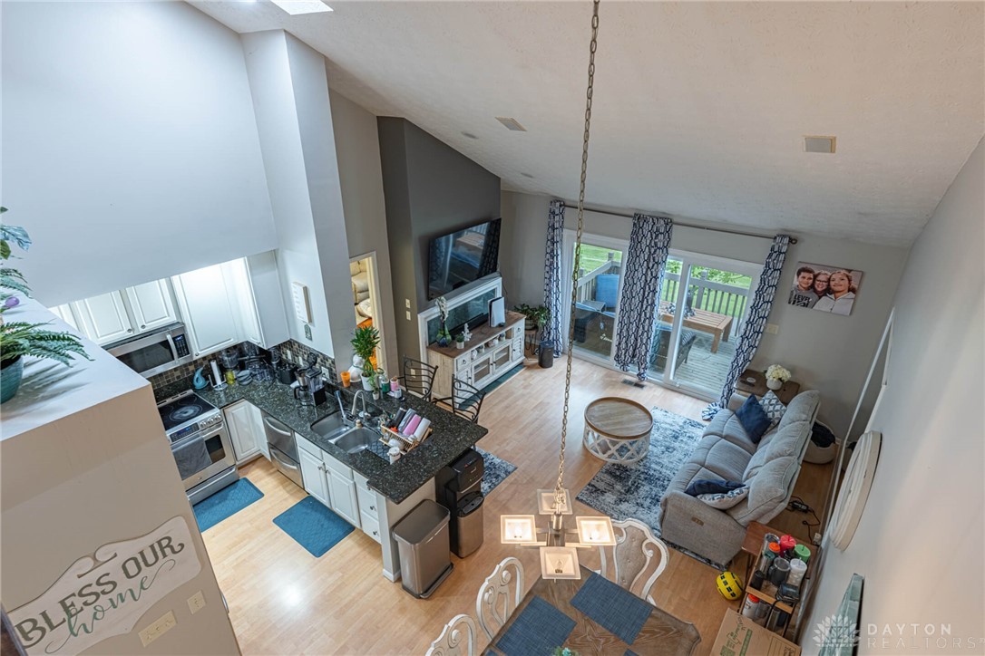 2540 Greenside Drive, Beavercreek, Ohio image 11