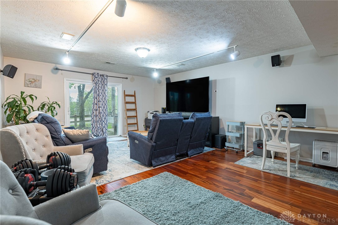 2540 Greenside Drive, Beavercreek, Ohio image 16