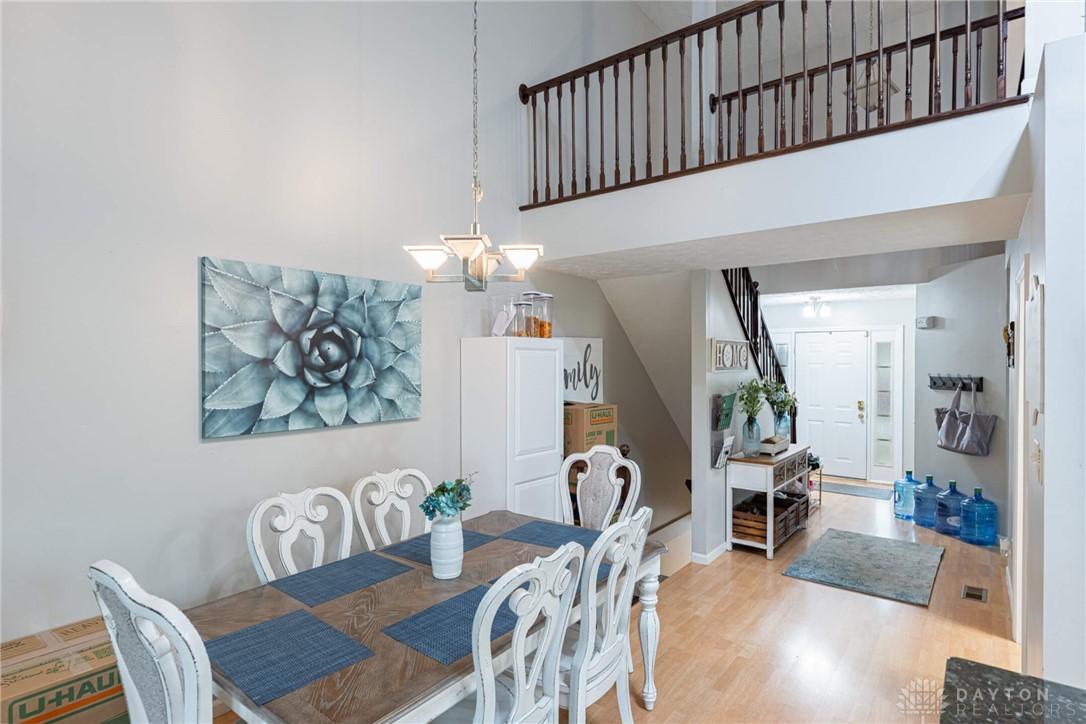 2540 Greenside Drive, Beavercreek, Ohio image 10