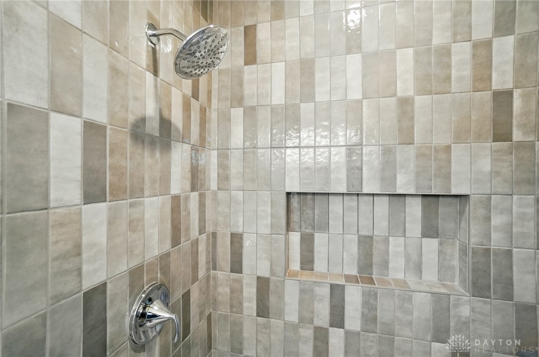 8559 Wandering Brook Way, Waynesville, Ohio image 38