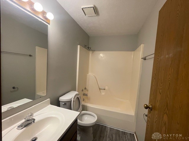 Miamisburg, Ohio 45342, United States, 8 Bedrooms Bedrooms, ,6 BathroomsBathrooms,Residential,Pending,151963