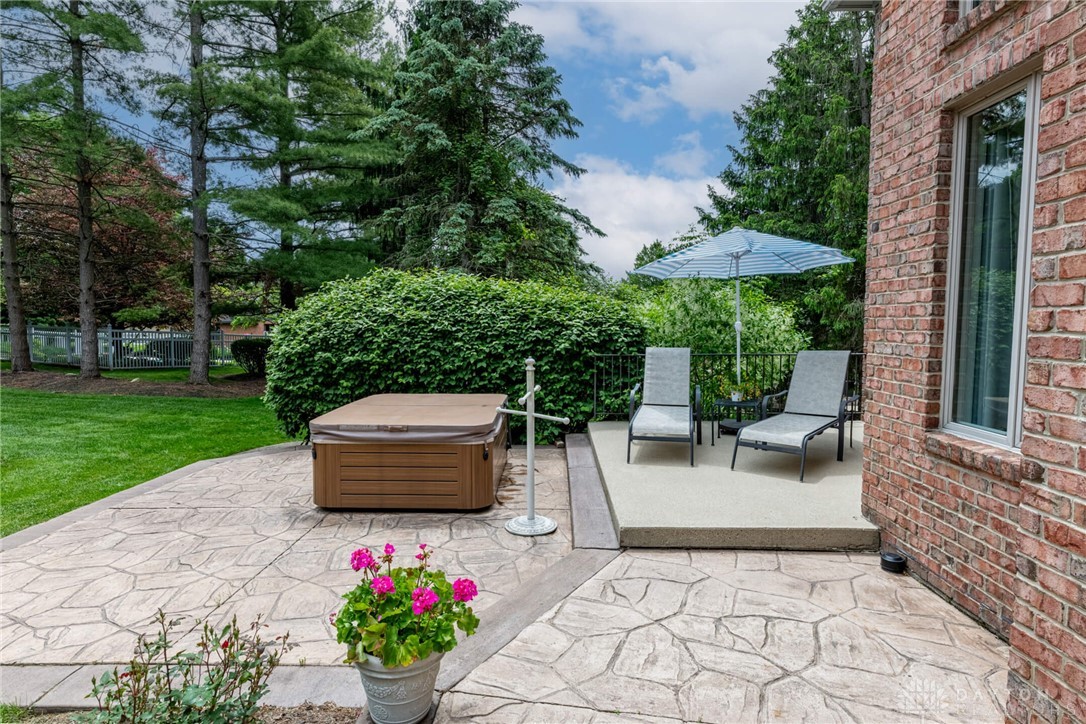 1370 Soaring Heights Drive, Dayton, Ohio image 16