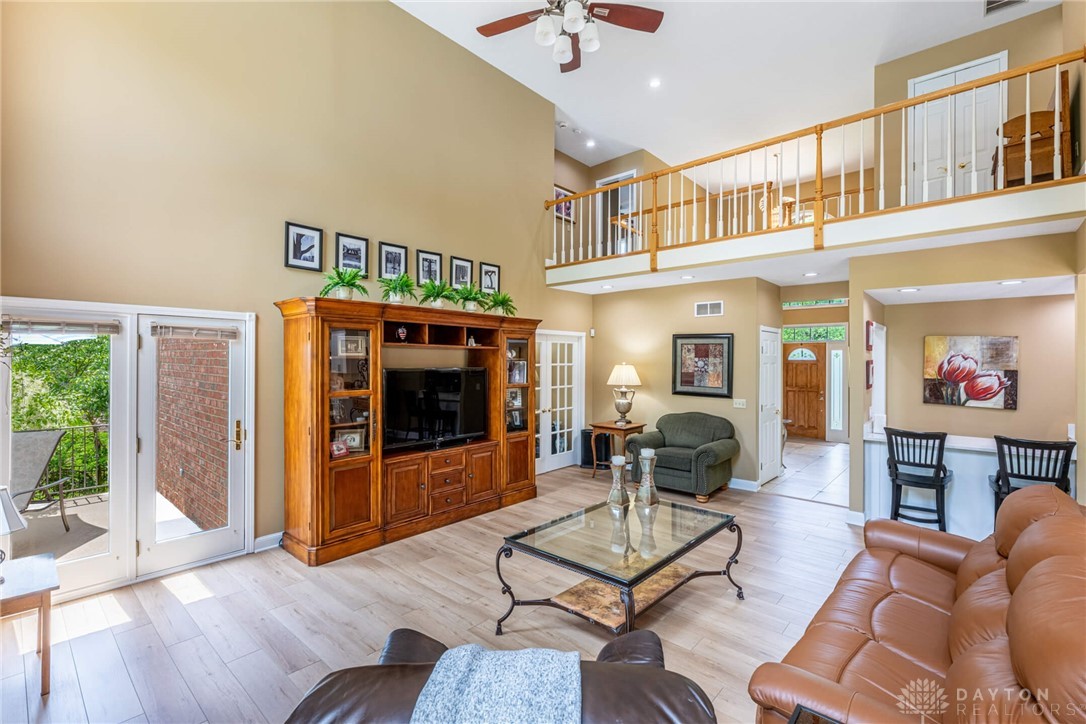 1370 Soaring Heights Drive, Dayton, Ohio image 27