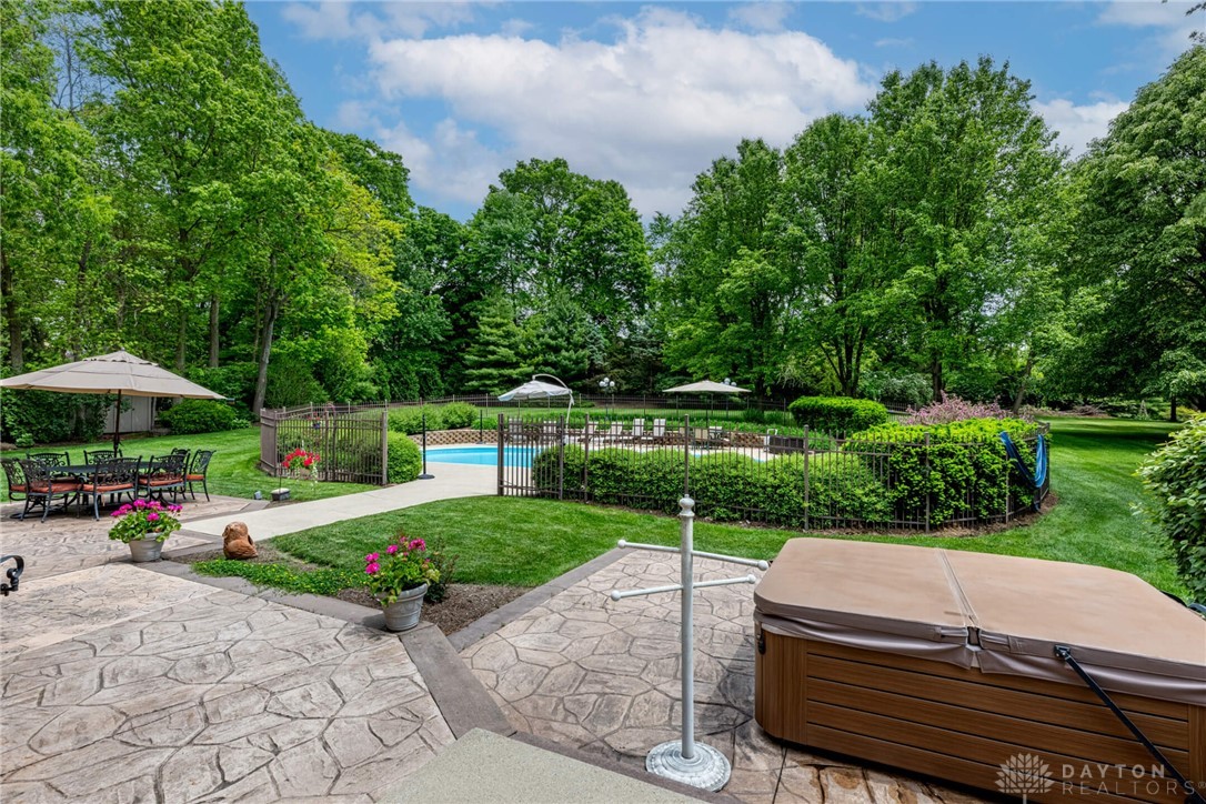 1370 Soaring Heights Drive, Dayton, Ohio image 17