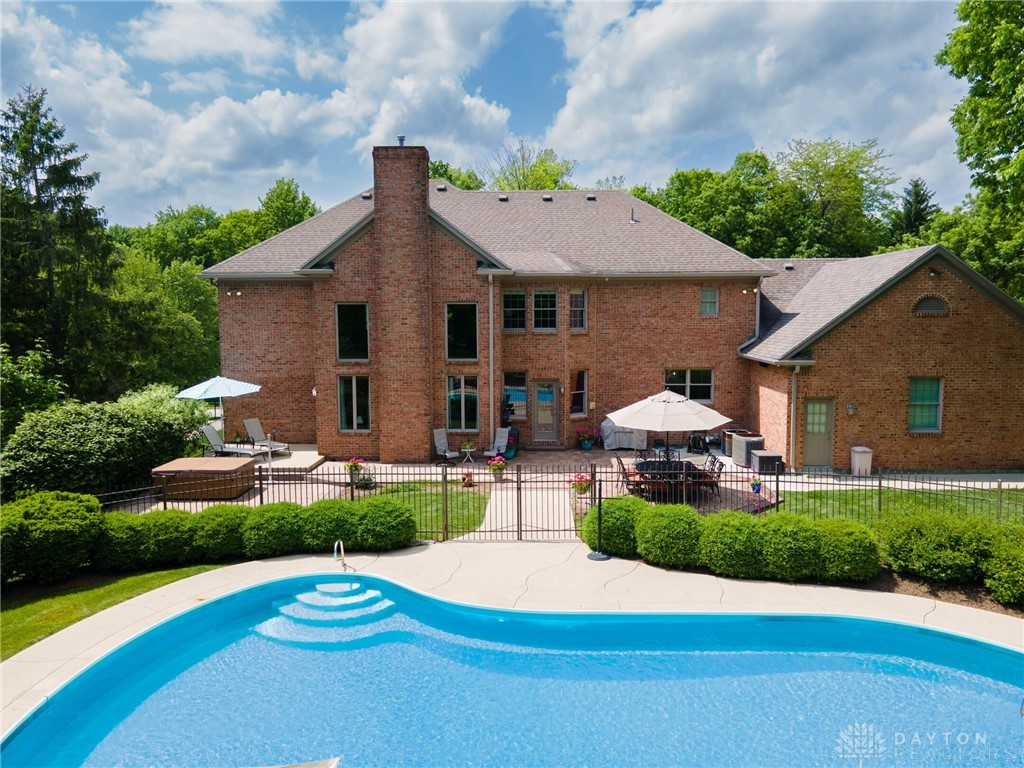 1370 Soaring Heights Drive, Dayton, Ohio image 11