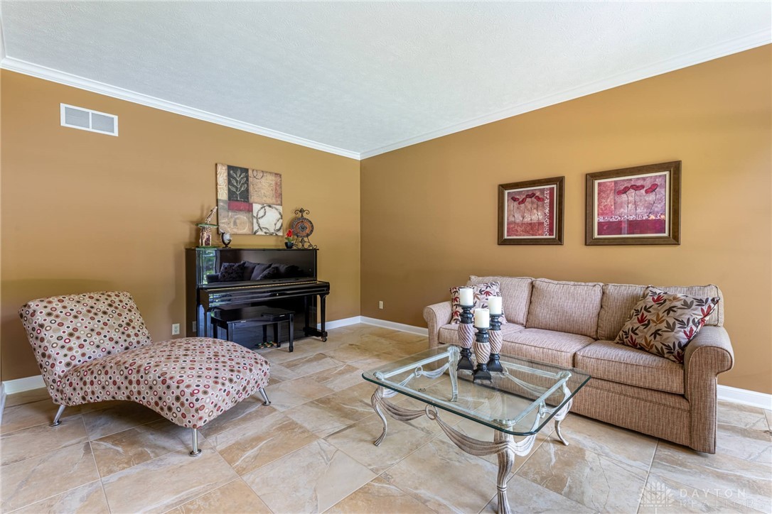 1370 Soaring Heights Drive, Dayton, Ohio image 24