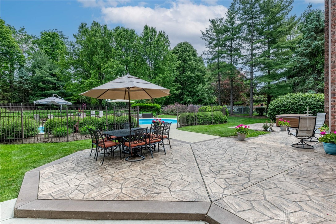 1370 Soaring Heights Drive, Dayton, Ohio image 15