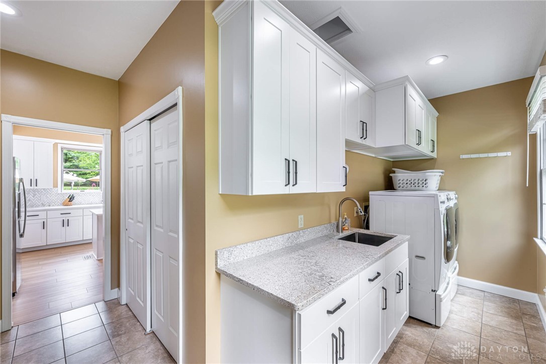 1370 Soaring Heights Drive, Dayton, Ohio image 37