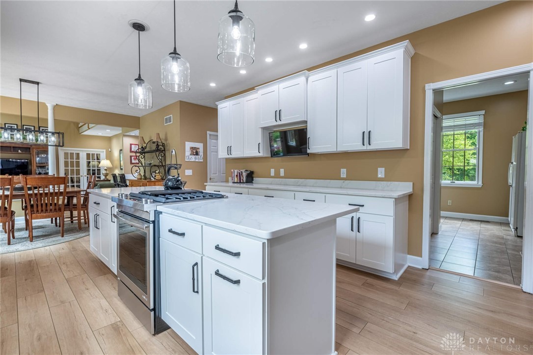 1370 Soaring Heights Drive, Dayton, Ohio image 32