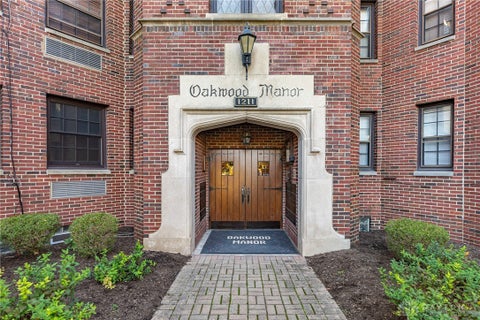 Photo of 1211 Far Hills Avenue #101, Oakwood, OH 45419 (MLS # 971840)