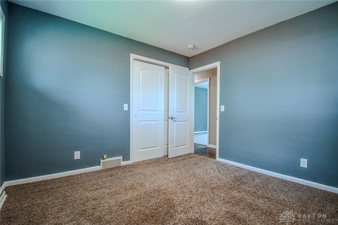 1519 Surrey Road, Troy, Ohio image 28
