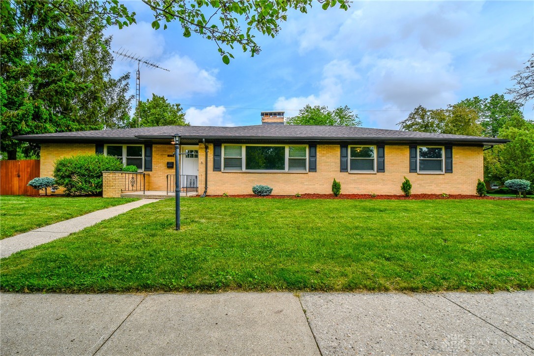 1519 Surrey Road, Troy, Ohio image 3