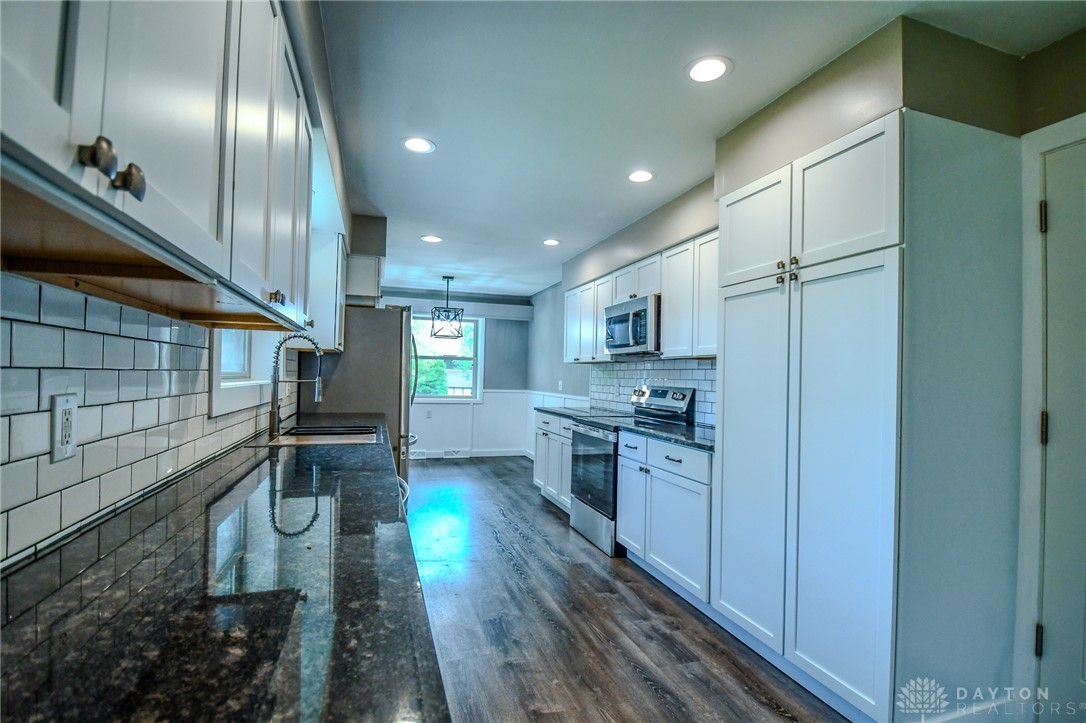 1519 Surrey Road, Troy, Ohio image 19