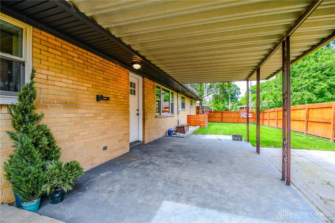 1519 Surrey Road, Troy, Ohio image 40